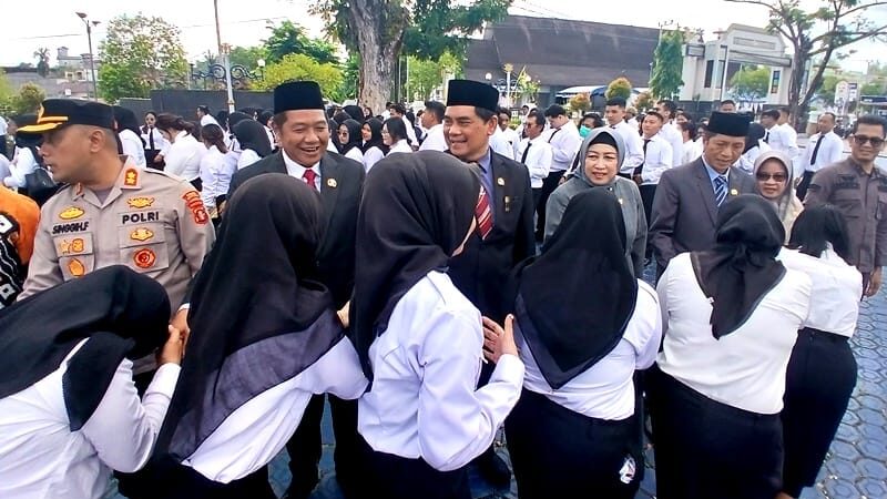 Hadiri Penyerahan SK Pengangkatan Tahap II, Ketua DPRD Barut Tegaskan Pentingnya Sinergi Antara ASN dan Pemda